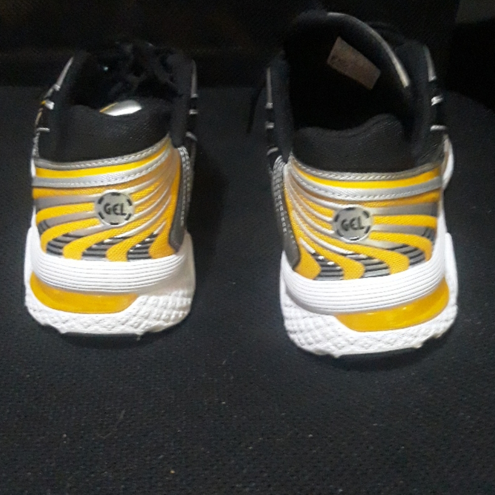 Asics - Picture 2 of 3
